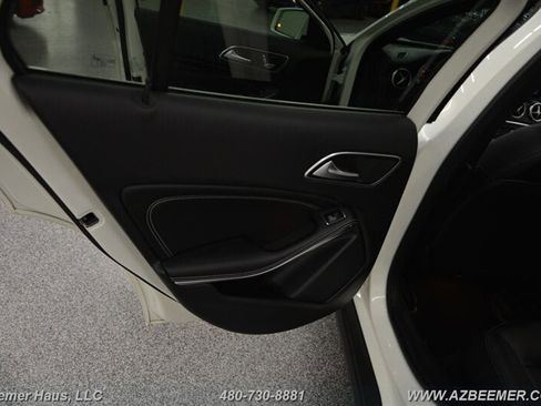 Used 2018 Mercedes-Benz GLA 250 4MATIC w/ Premium Package image 38