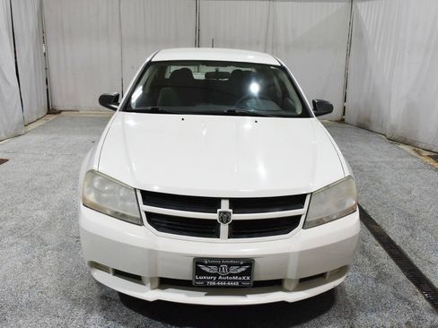 Used 2008 Dodge Avenger SE image 2