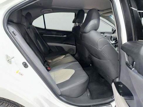 Used 2018 Toyota Camry XLE FWD image 21