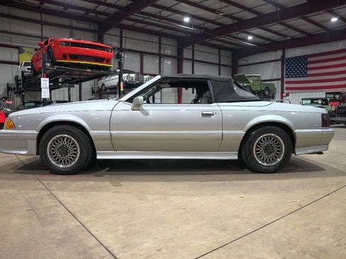 Used 1988 Ford Mustang LX image 19