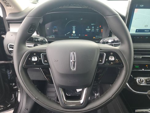 New 2026 Lincoln Corsair Premiere image 14