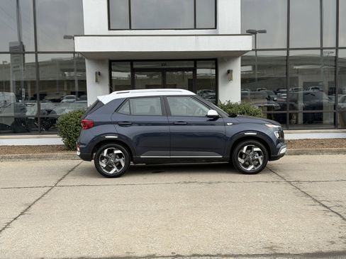 New 2026 Hyundai Venue SEL image 3