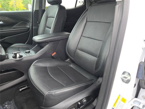 Used 2023 GMC Terrain SLT image 28