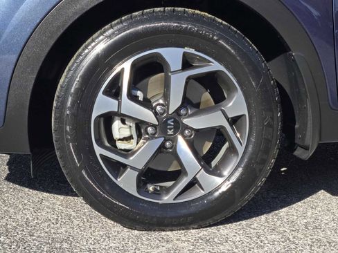 Used 2020 Kia Sportage LX image 12