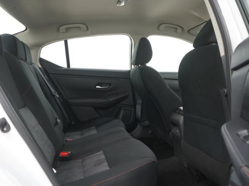 Used 2025 Nissan Sentra SR FWD image 12