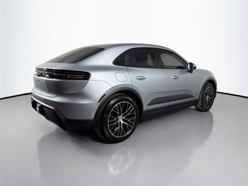 Certified 2026 Porsche Macan Electric RWD image 7