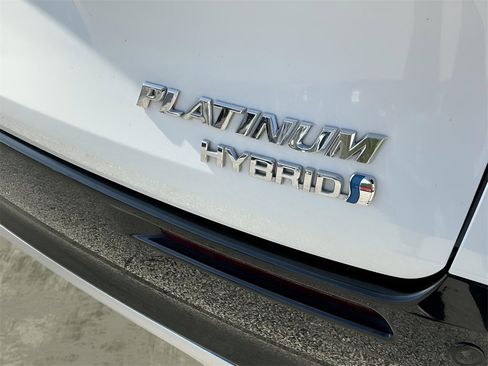 Used 2021 Toyota Sienna Platinum image 23
