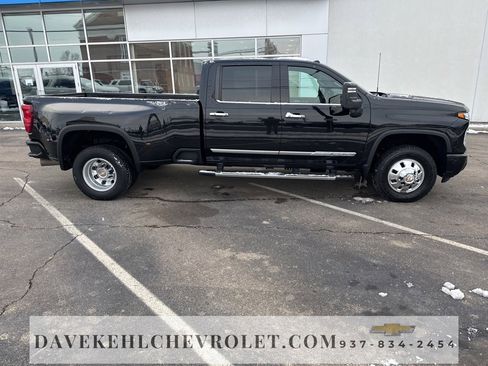 Used 2024 Chevrolet Silverado 3500 High Country w/ Technology Package image 7