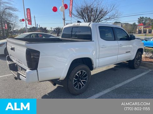 Used 2020 Toyota Tacoma TRD Sport image 4