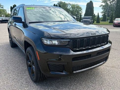 Used 2023 Jeep Grand Cherokee L Laredo AWD/4WD image 8
