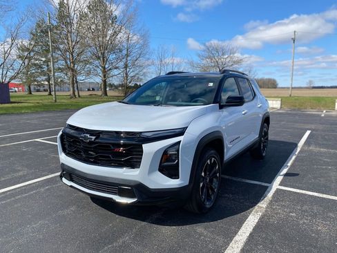 Used 2026 Chevrolet Equinox RS AWD/4WD image 3