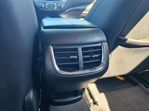 Used 2023 Chevrolet Malibu LT FWD image 28