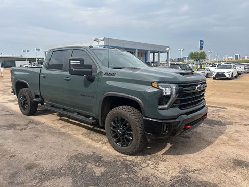 Used 2025 Chevrolet Silverado 2500 LT w/ Trail Boss Package image 13