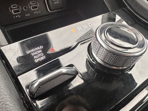 Used 2023 Jeep Grand Cherokee Limited w/ Luxury Tech Group II image 16