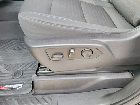 Used 2023 Chevrolet Silverado 1500 Custom Trail Boss w/ LPO, Dark Essentials Package image 23