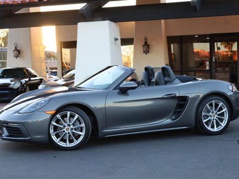 Used 2017 Porsche 718 Boxster image 5