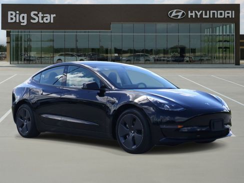 Used 2023 Tesla Model 3 Standard Range RWD image 6