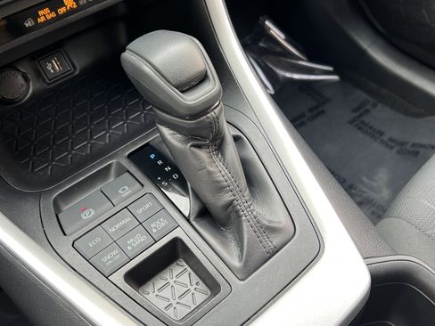 Used 2025 Toyota RAV4 XLE AWD/4WD image 30