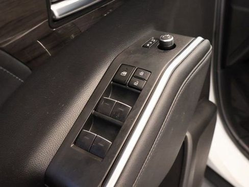 Used 2023 Toyota Highlander Limited AWD/4WD image 11