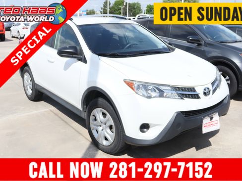 Used 2015 Toyota RAV4 LE image 1