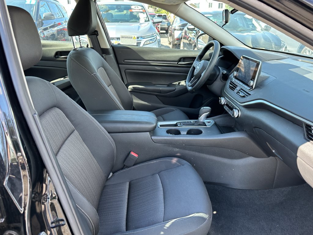 Used 2025 Nissan Altima 2.5 S FWD image 14