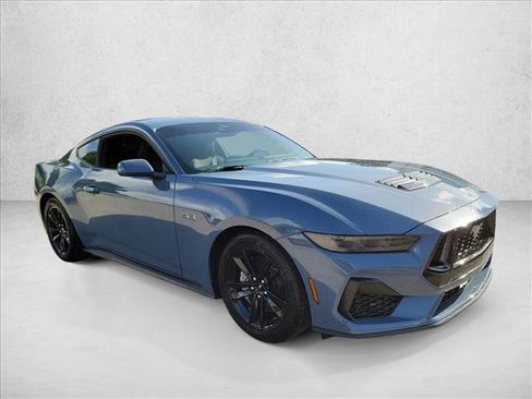 Used 2025 Ford Mustang GT RWD image 3
