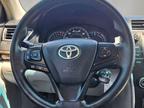 Used 2015 Toyota Camry LE image 20