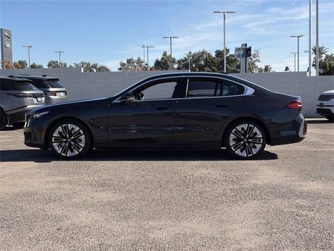 Certified 2025 BMW 530i xDrive w/ Premium Package image 10