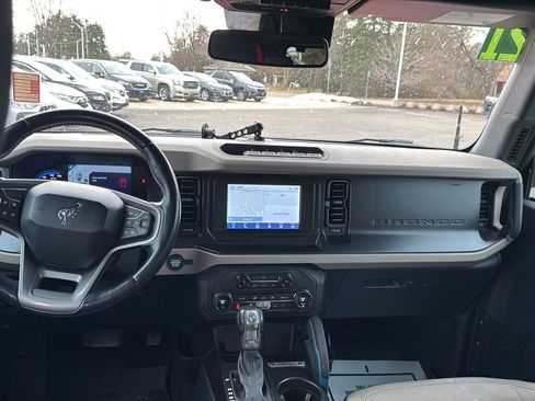 Used 2021 Ford Bronco Wildtrak image 8