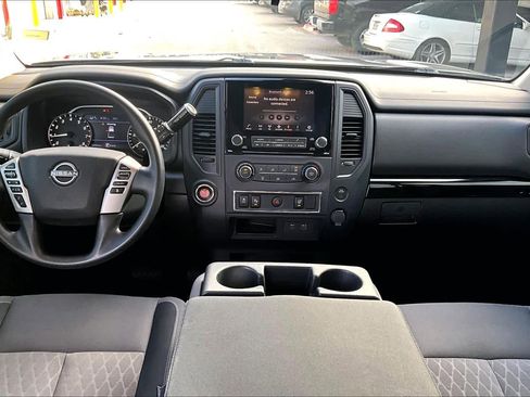 Used 2024 Nissan Titan SV image 14