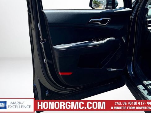 Used 2025 Kia Sportage EX w/ Premium Package FWD image 19