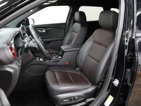 Used 2025 Chevrolet Blazer RS image 4