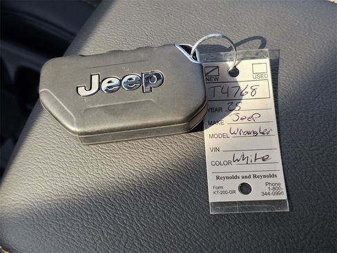 New 2025 Jeep Wrangler Sahara image 30