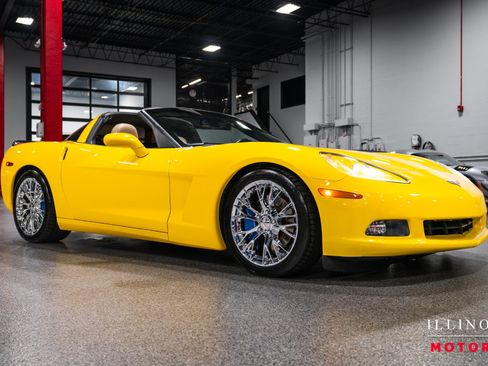 Used 2005 Chevrolet Corvette Coupe w/ Preferred Equipment Group RWD image 7