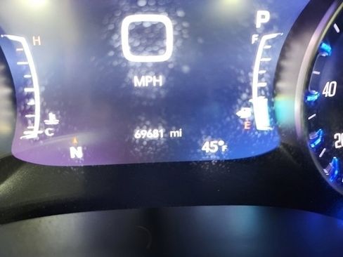 Used 2017 Chrysler Pacifica Limited w/ UConnect Theater Package image 32