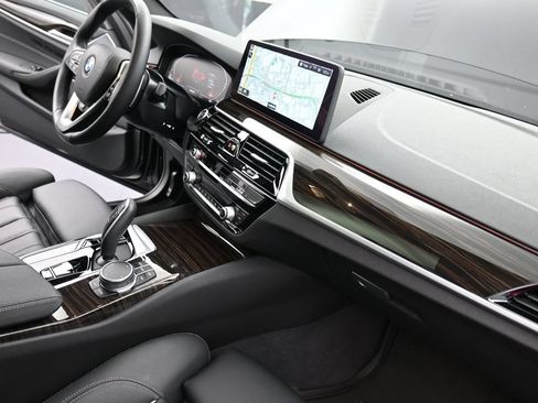 Used 2023 BMW 540i xDrive w/ Premium Package AWD/4WD image 21