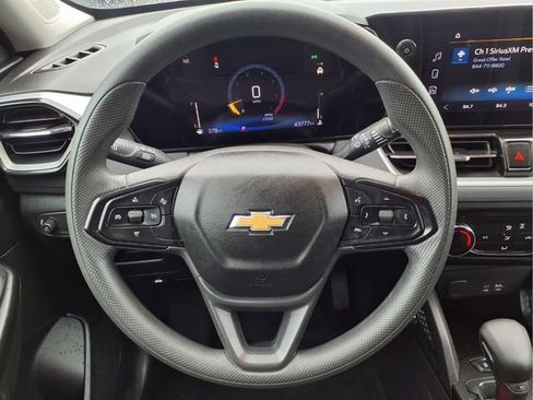 Used 2025 Chevrolet TrailBlazer LT FWD image 20