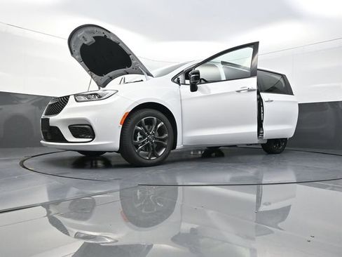 New 2026 Chrysler Pacifica Select image 28