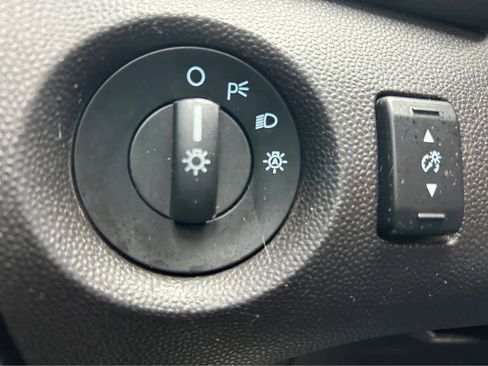 Used 2014 Ford Fiesta SE FWD image 22