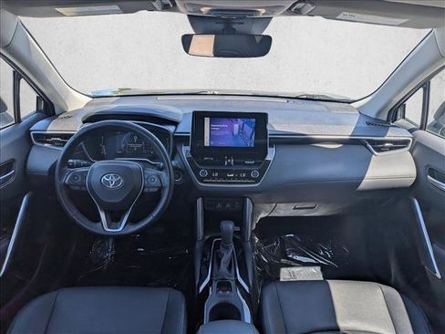 Used 2023 Toyota Corolla Cross XLE w/ Convenience Package AWD/4WD image 17