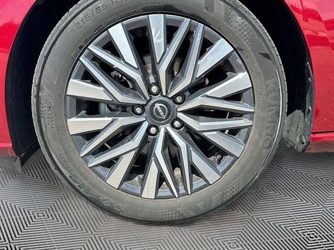 Used 2025 Nissan Altima 2.5 SV image 24