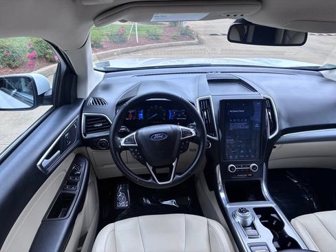 Used 2021 Ford Edge Titanium FWD image 16