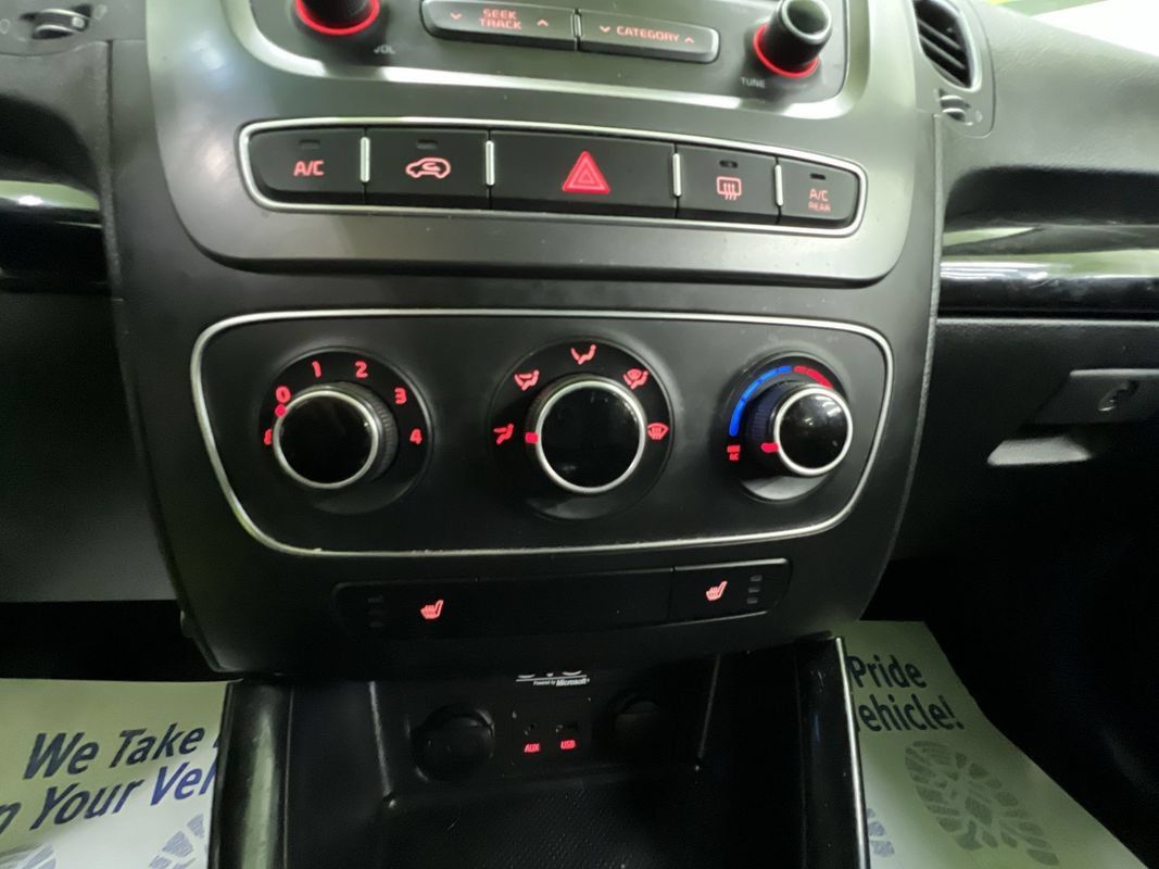 Used 2015 Kia Sorento LX AWD/4WD image 23