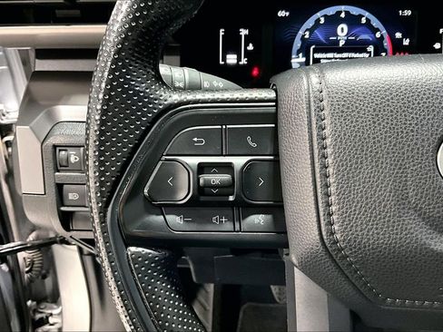 Used 2025 Toyota Tacoma SR5 AWD/4WD image 24