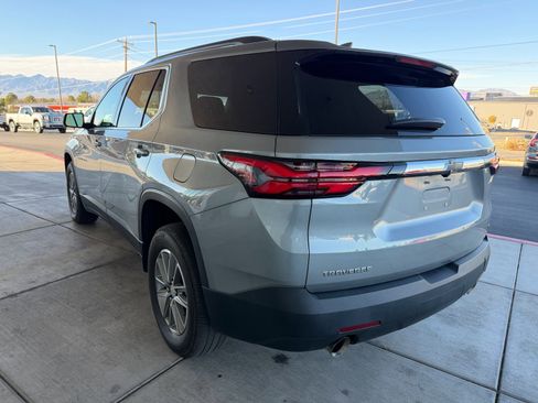Used 2023 Chevrolet Traverse LT image 5