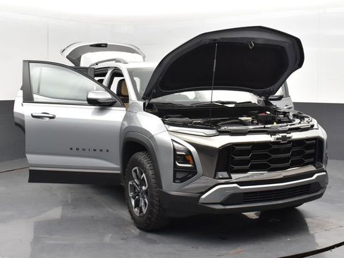 Used 2025 Chevrolet Equinox ACTIV image 31
