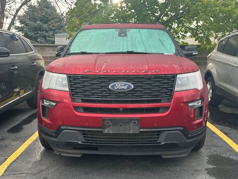 Used 2018 Ford Explorer Sport image 2