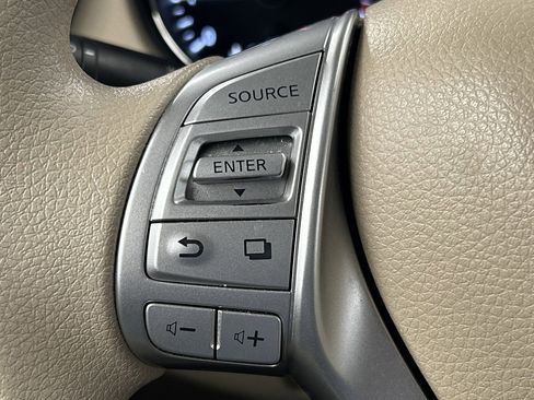 Used 2015 Nissan Rogue SV image 21