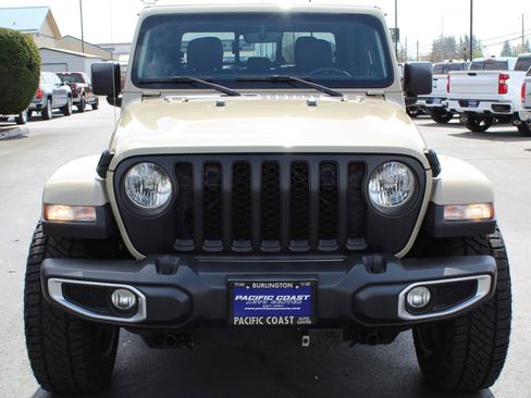Used 2022 Jeep Gladiator Overland w/ Popular Equipment Package AWD/4WD image 8