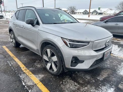 Used 2023 Volvo XC40 Recharge Ultimate image 2